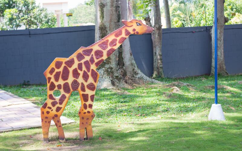 Detail Giraffe Mailbox Nomer 42