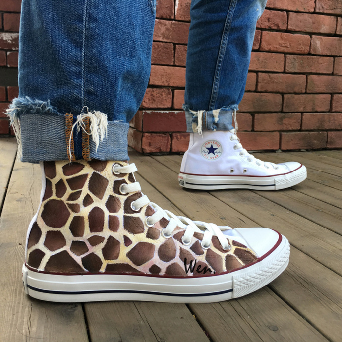 Detail Giraffe Print Converse Shoes Nomer 26