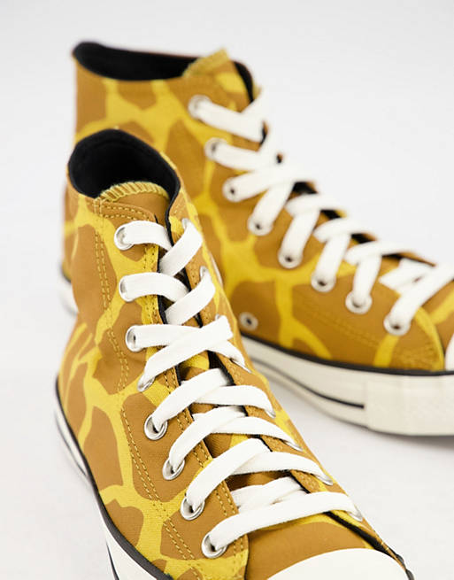 Detail Giraffe Print Converse Shoes Nomer 35