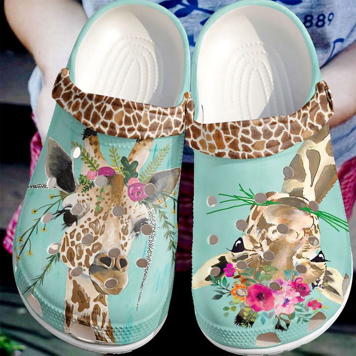 Detail Giraffe Print Crocs Nomer 47