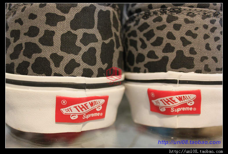 Detail Giraffe Print Vans Nomer 31