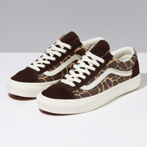 Detail Giraffe Print Vans Nomer 51