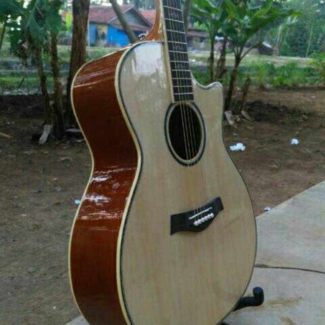 Detail Gitar Akustik Custom Nomer 11