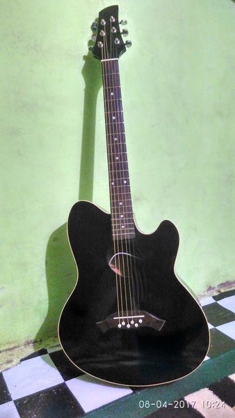 Detail Gitar Akustik Keren Nomer 45