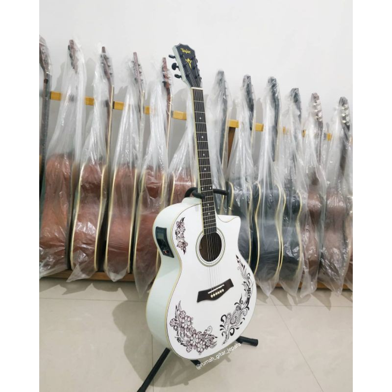 Detail Gitar Akustik Keren Nomer 47