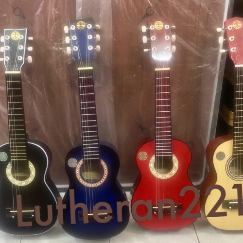 Detail Gitar Akustik Sedang Nomer 14