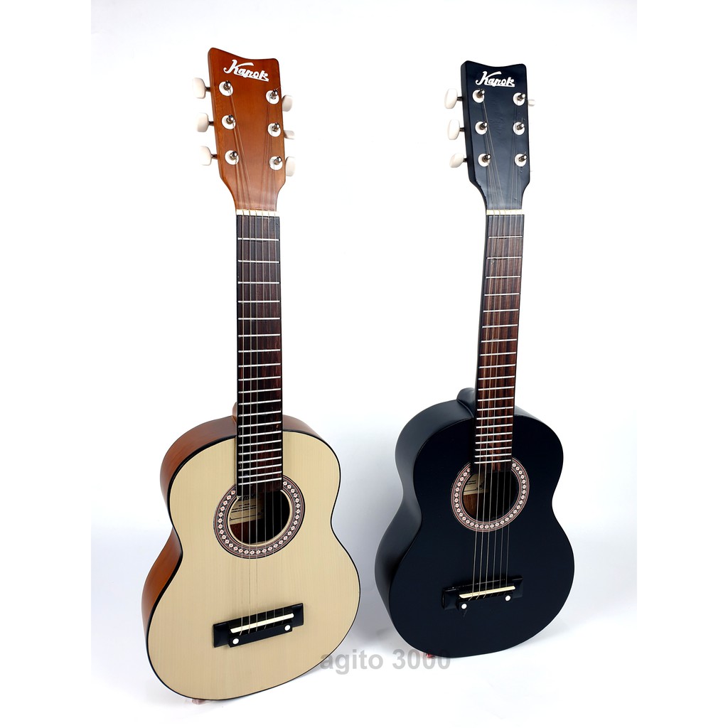 Detail Gitar Akustik Sedang Nomer 23