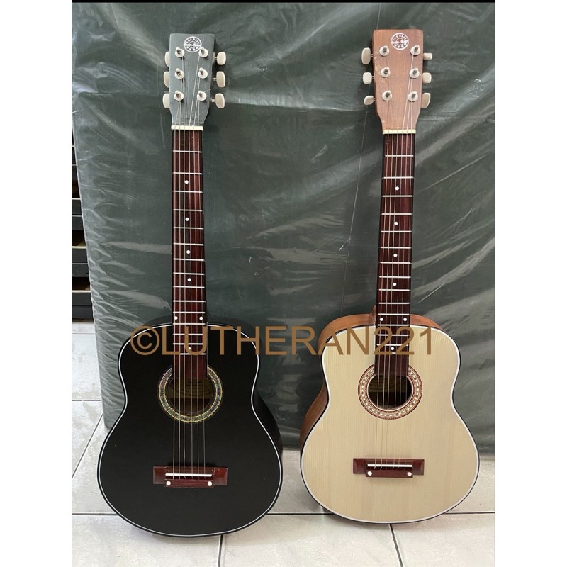 Detail Gitar Akustik Sedang Nomer 5