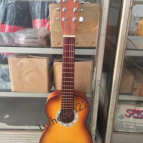 Detail Gitar Akustik Sedang Nomer 41