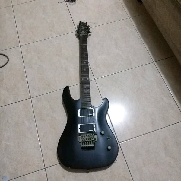 Detail Gitar Listrik Bekas Nomer 15