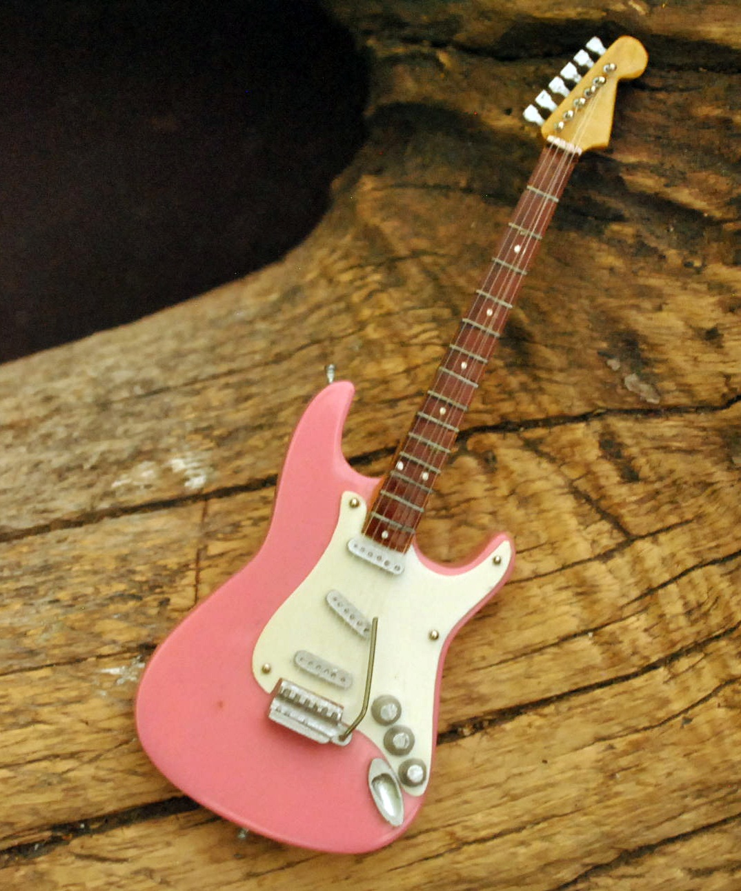 Detail Gitar Listrik Fender Nomer 22
