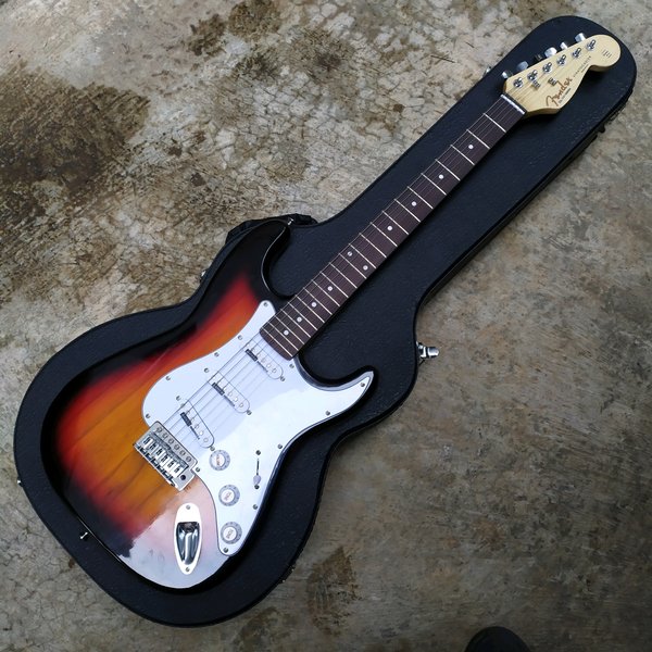Detail Gitar Listrik Fender Nomer 31