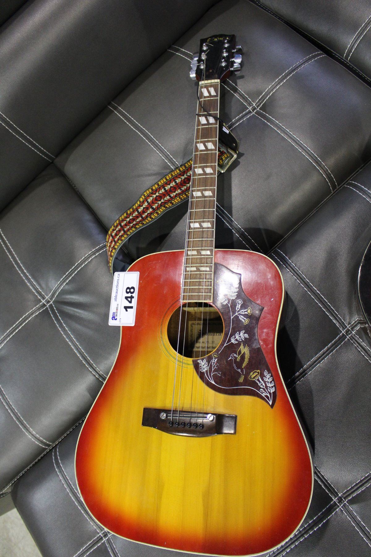 Detail Gitar Sakura Nomer 21