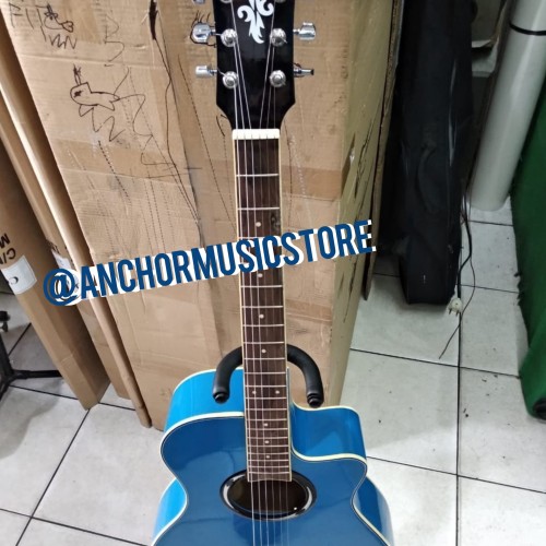 Detail Gitar Warna Biru Nomer 25