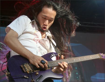 Detail Gitaris Dragon Force Nomer 20