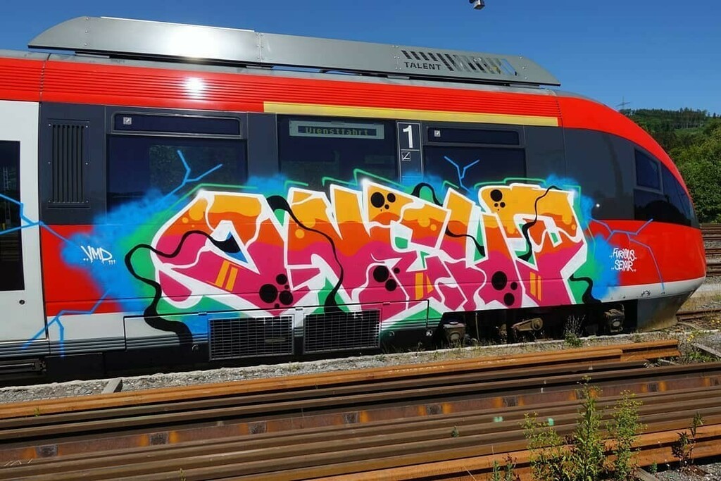Detail 1up Graffiti Train Nomer 30