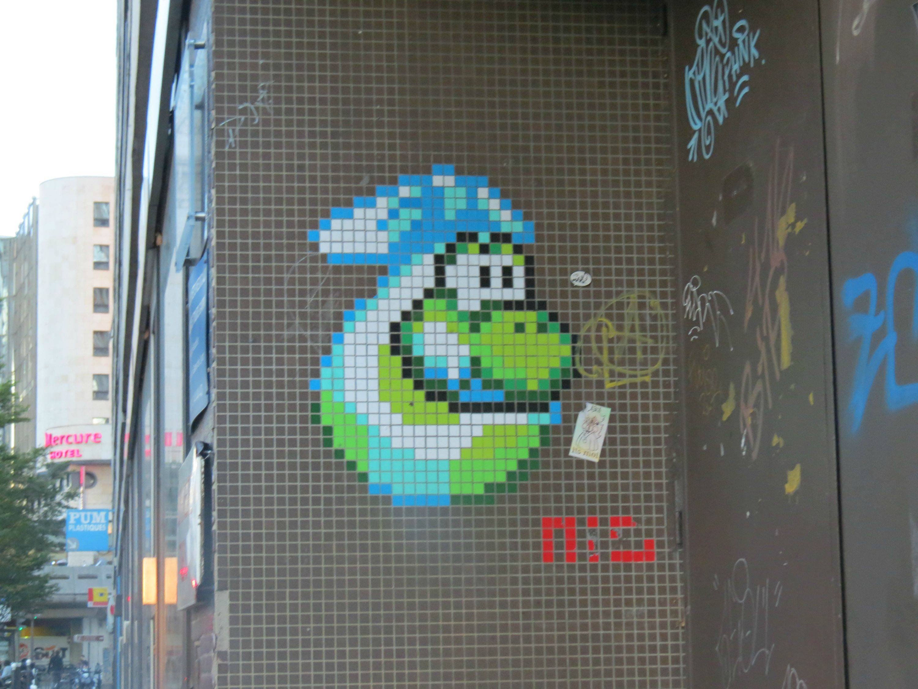 Detail 8 Bit City Graffiti Nomer 11