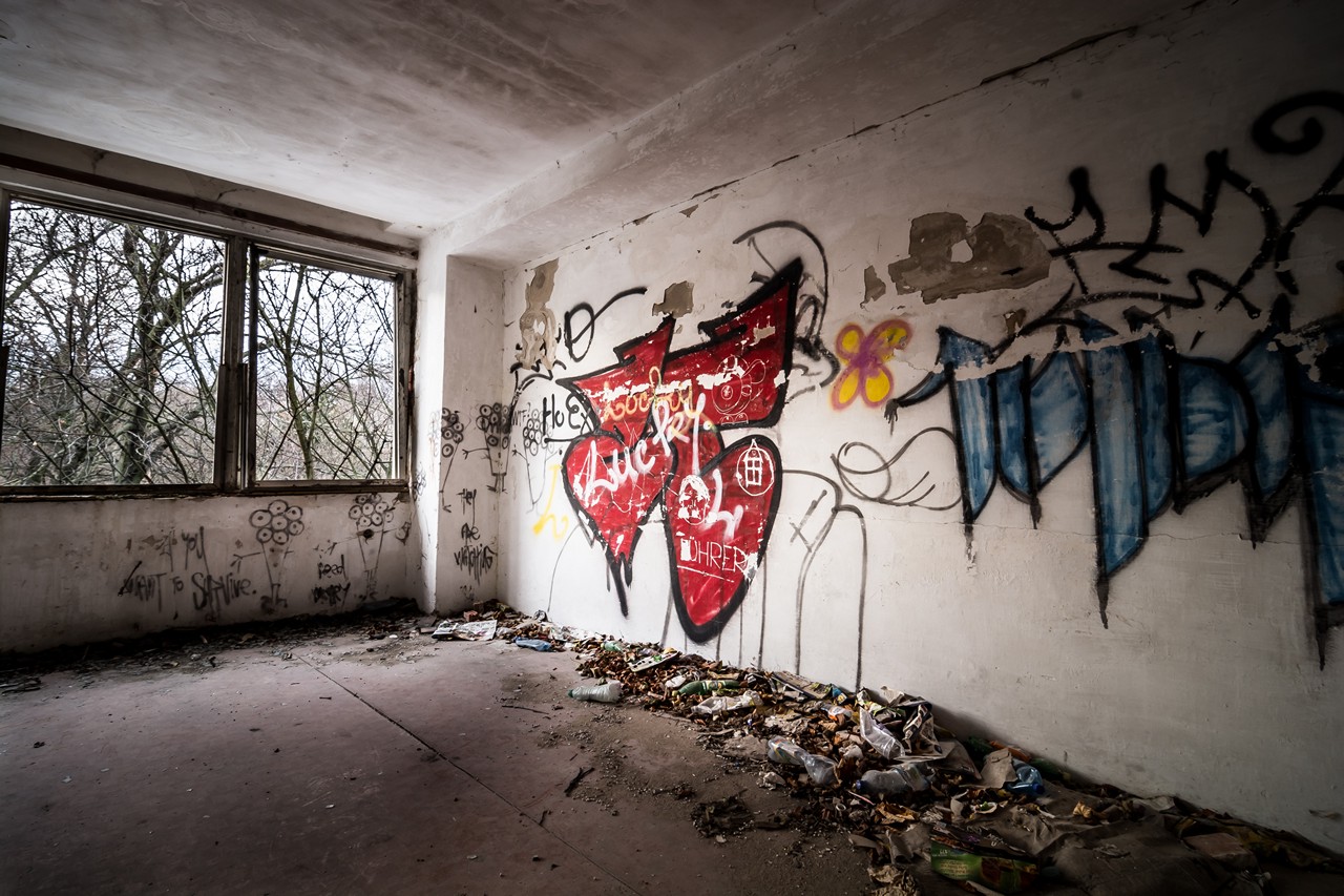 Detail Abandoned Graffiti Nomer 10