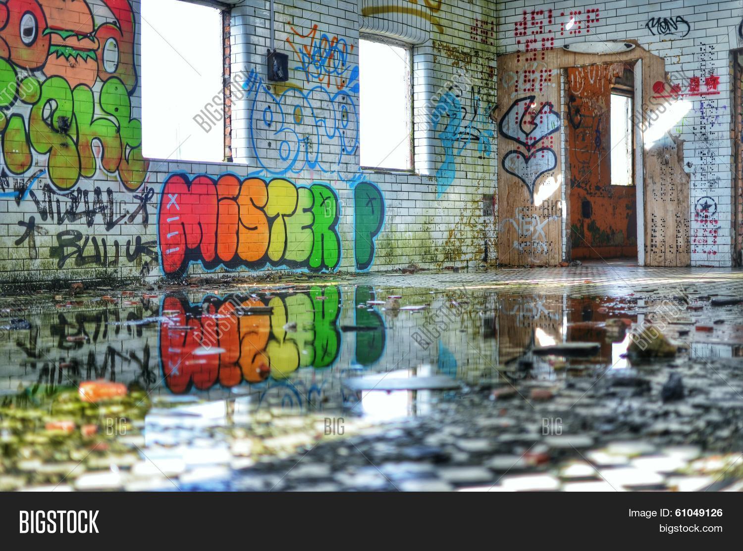 Detail Abandoned Graffiti Nomer 24
