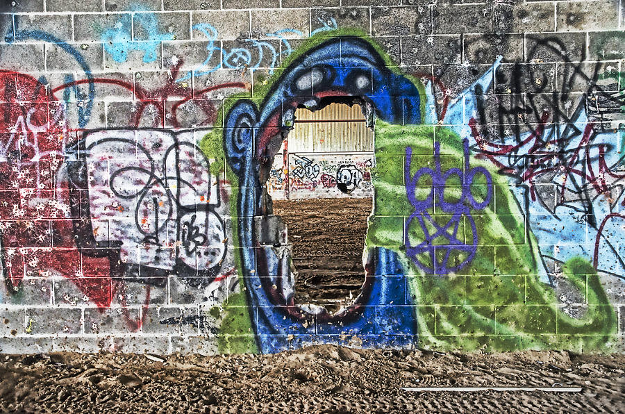 Detail Abandoned Graffiti Nomer 37
