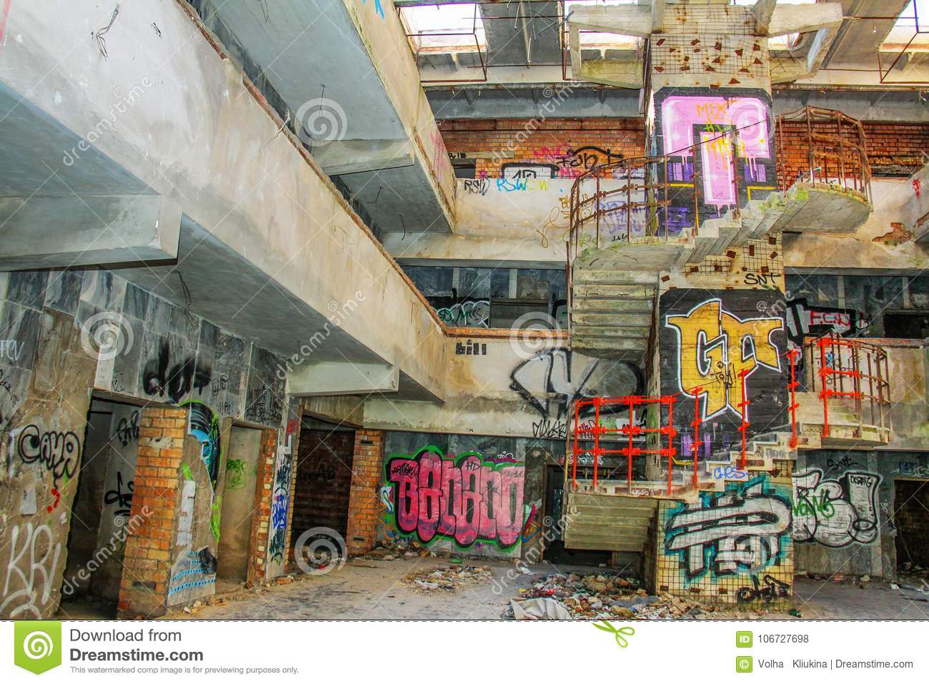 Detail Abandoned Graffiti Nomer 7