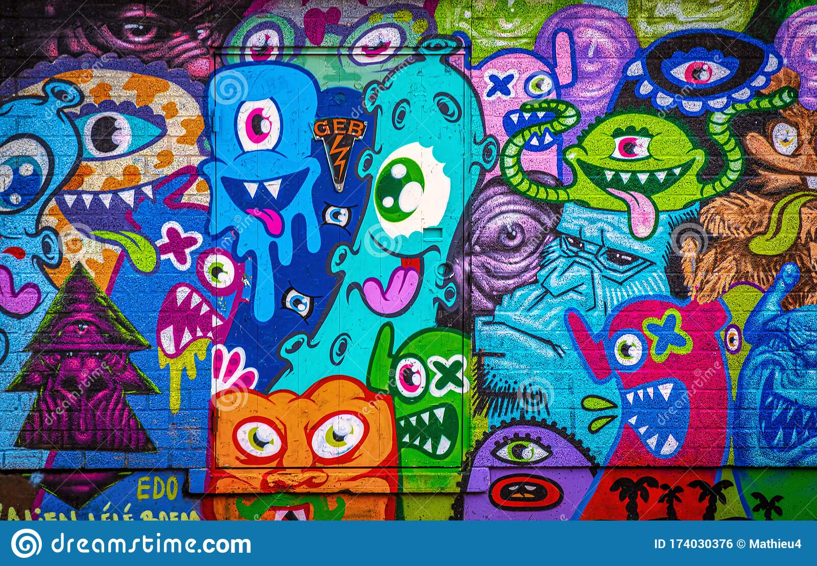 Detail Abstract Graffiti Nomer 24