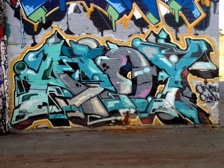 Detail Aloy Graffiti Nomer 3