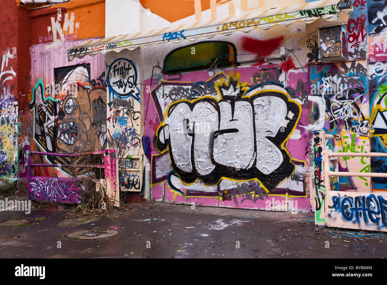 Detail Alter Graffiti Nomer 9