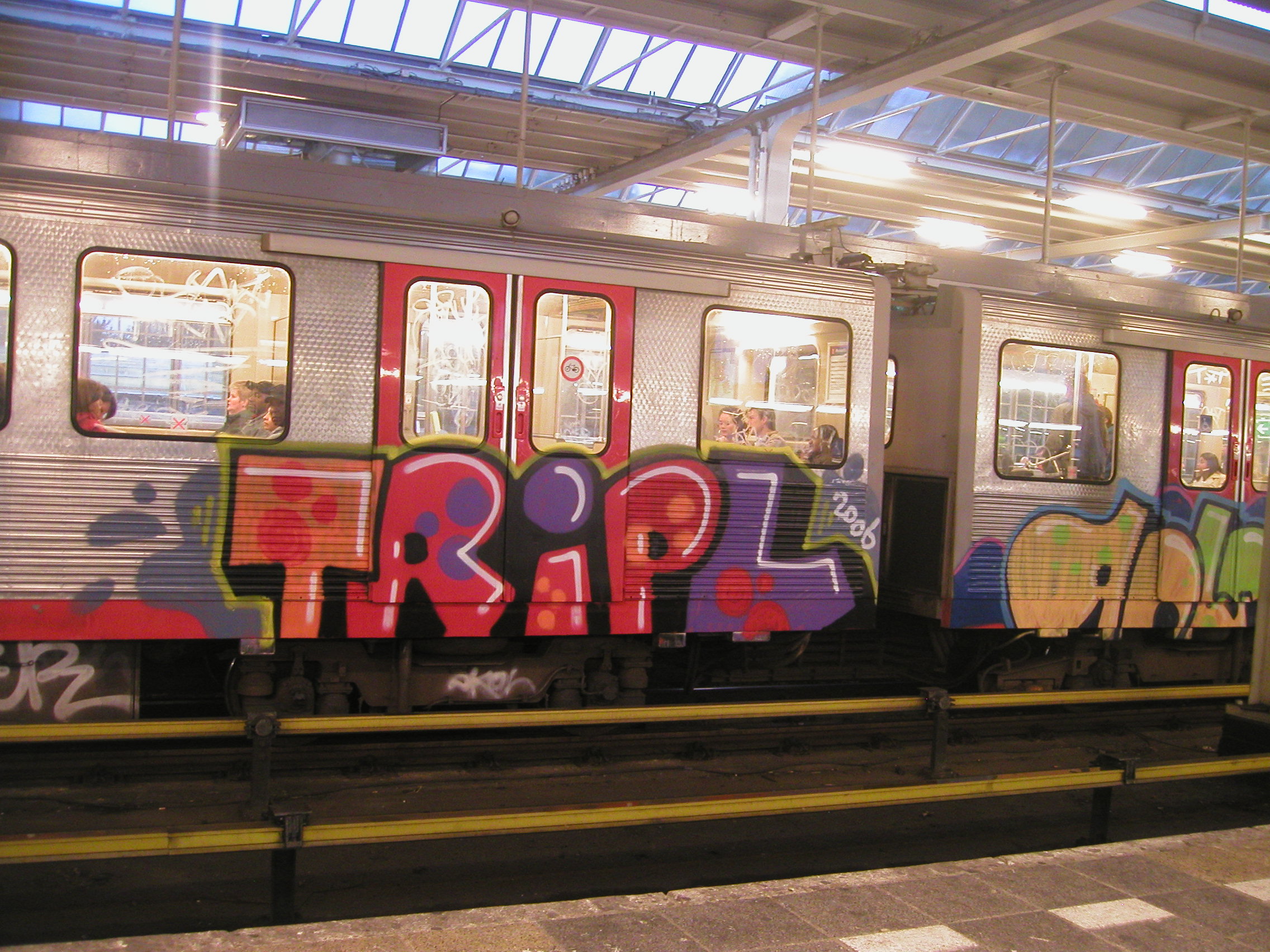 Detail Amsterdam Metro Graffiti Nomer 16