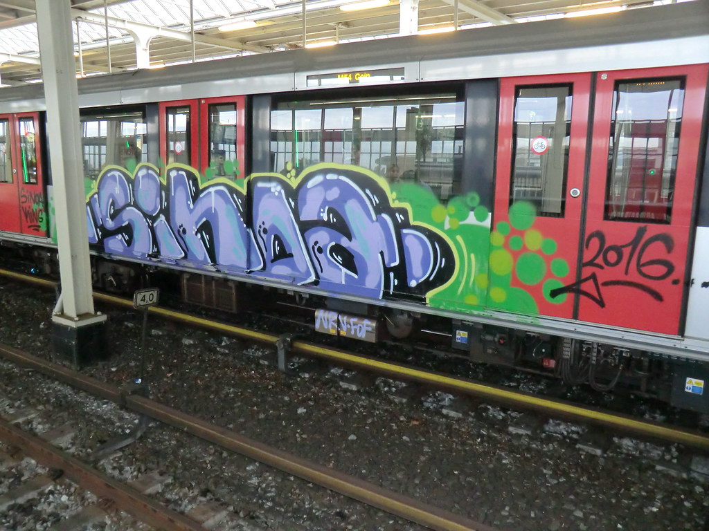 Detail Amsterdam Metro Graffiti Nomer 2