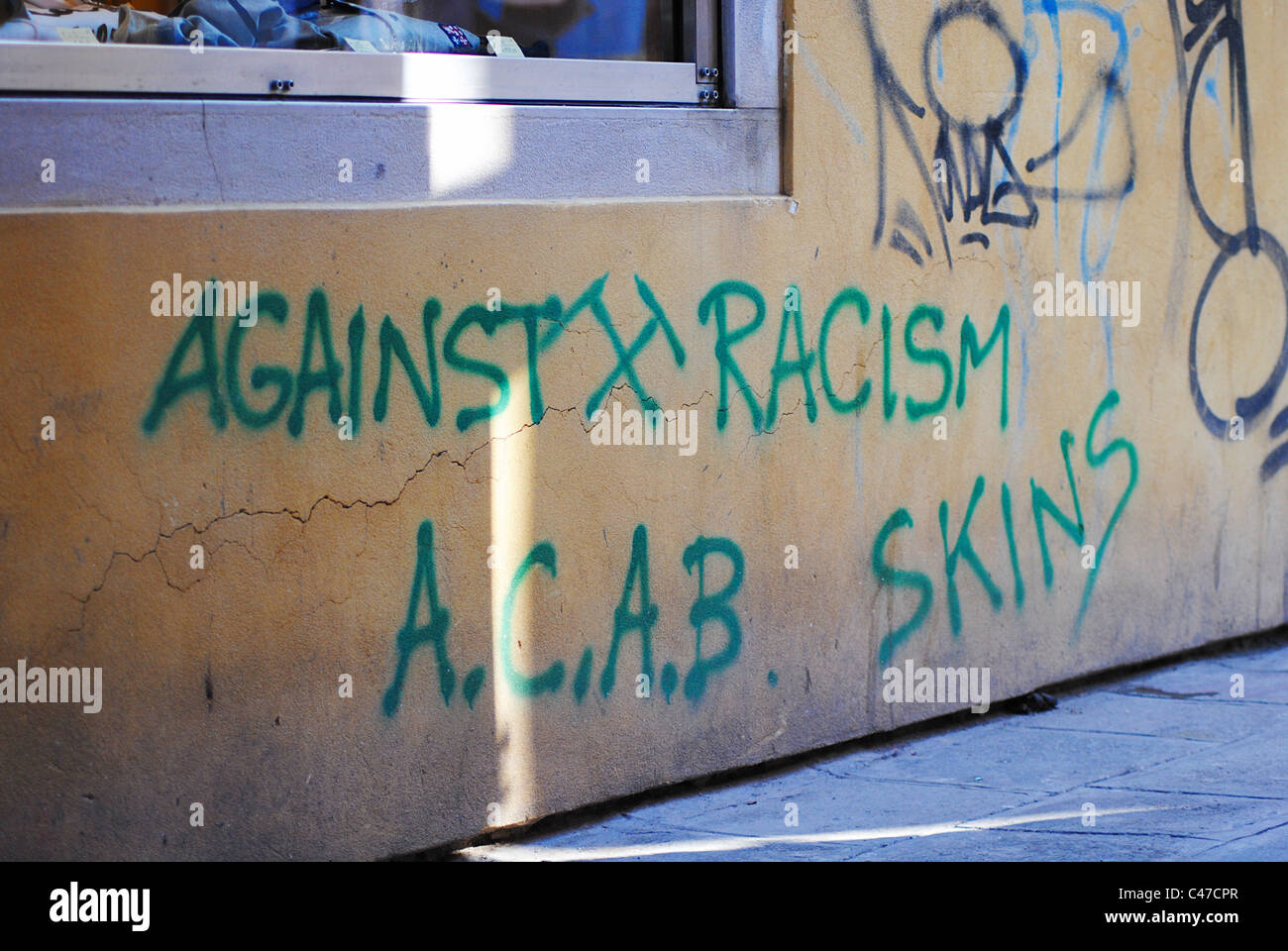Detail Anti Racism Graffiti Nomer 13