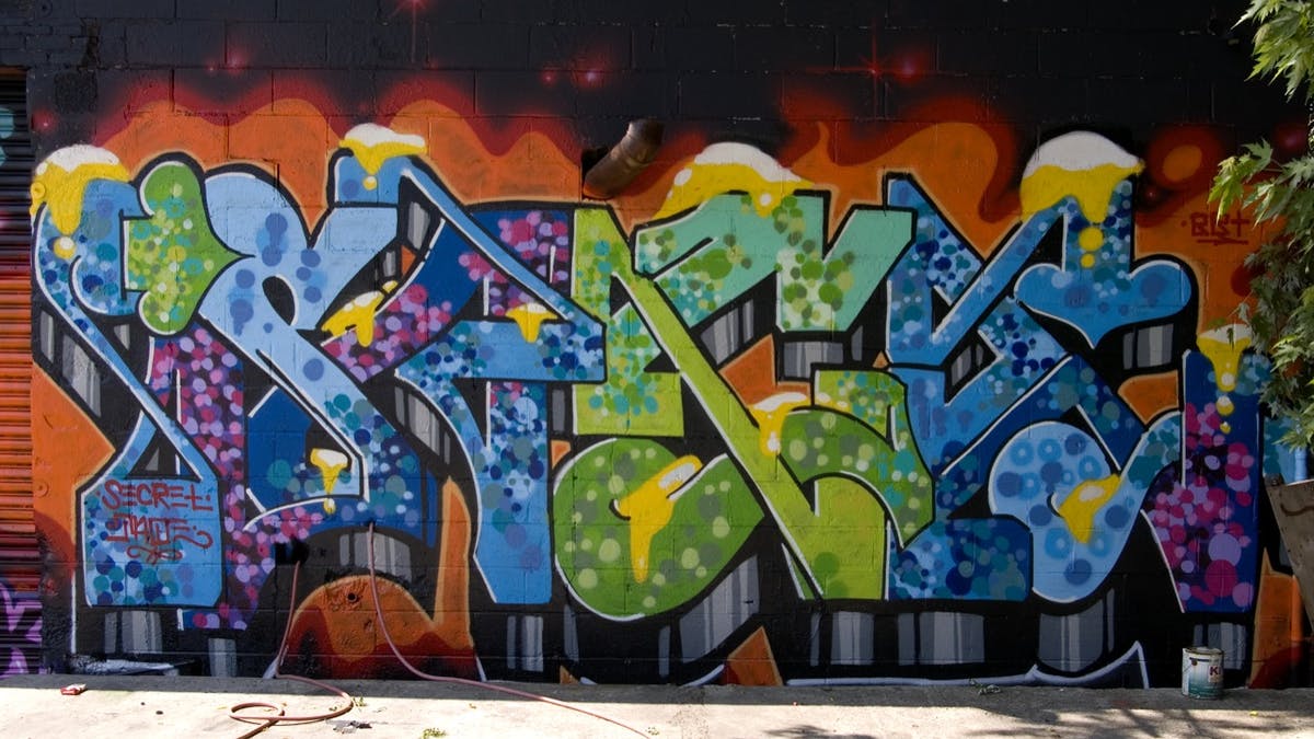 Detail Art K 12 Graffiti Written Nomer 9