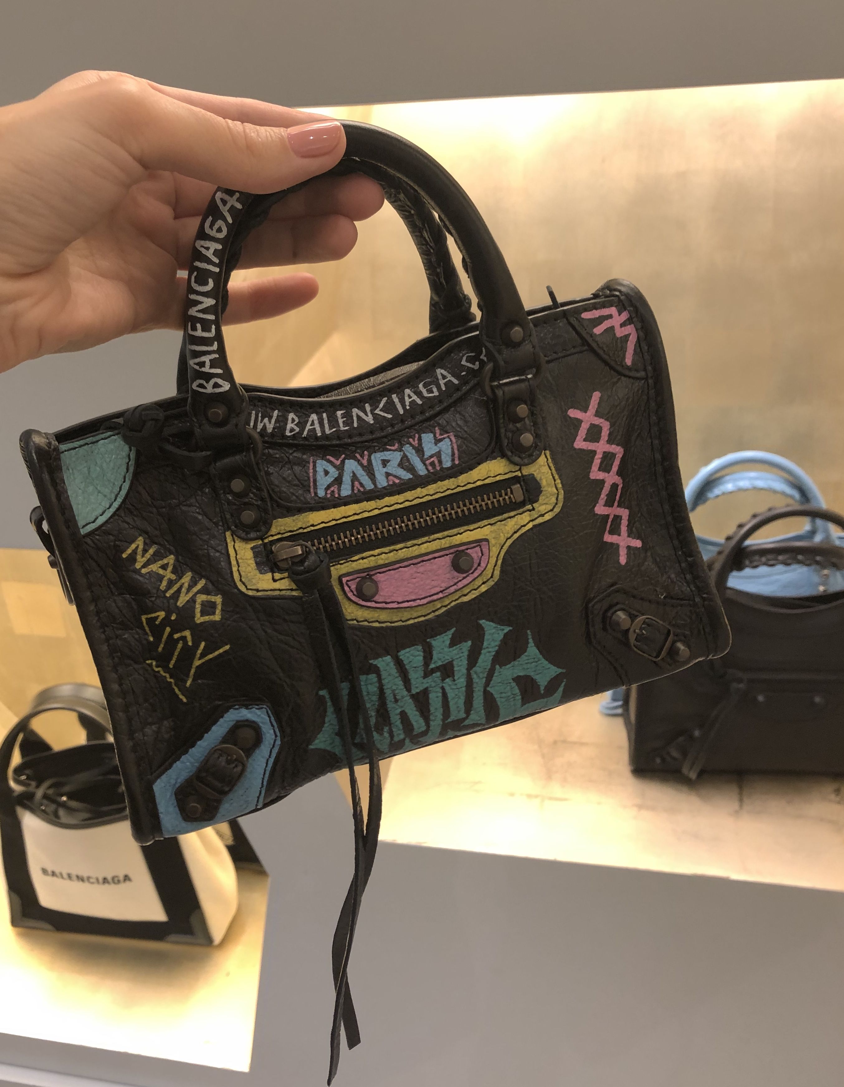 Detail Balenciaga Graffiti Bag Small Nomer 17