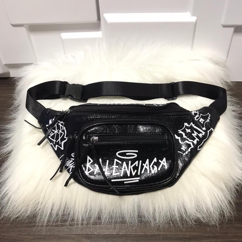 Detail Balenciaga Graffiti Bum Bag Nomer 38