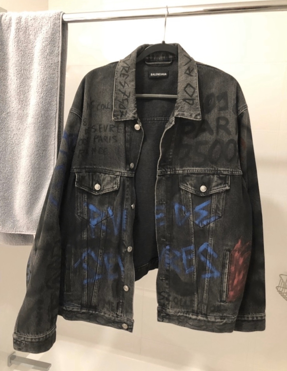 Detail Balenciaga Graffiti Denim Jacket Nomer 33