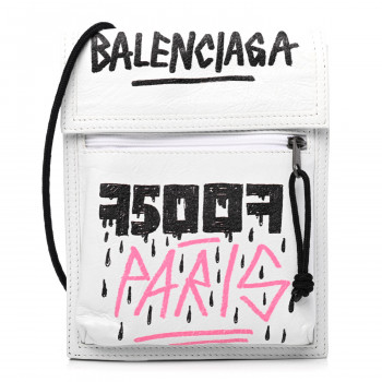 Detail Balenciaga Graffiti Pouch Bag Nomer 43