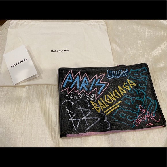 Detail Balenciaga Graffiti Pouch Bag Nomer 10