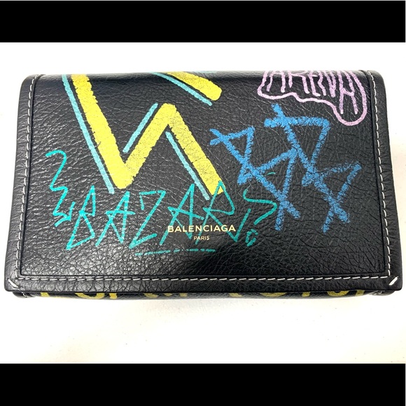 Detail Balenciaga Graffiti Wallet On Chain Nomer 47