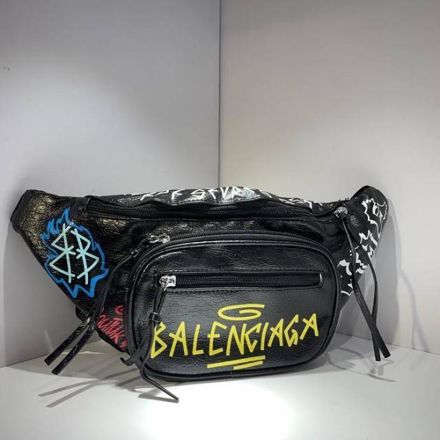 Detail Balenciaga Waist Bag Graffiti Harga Nomer 2