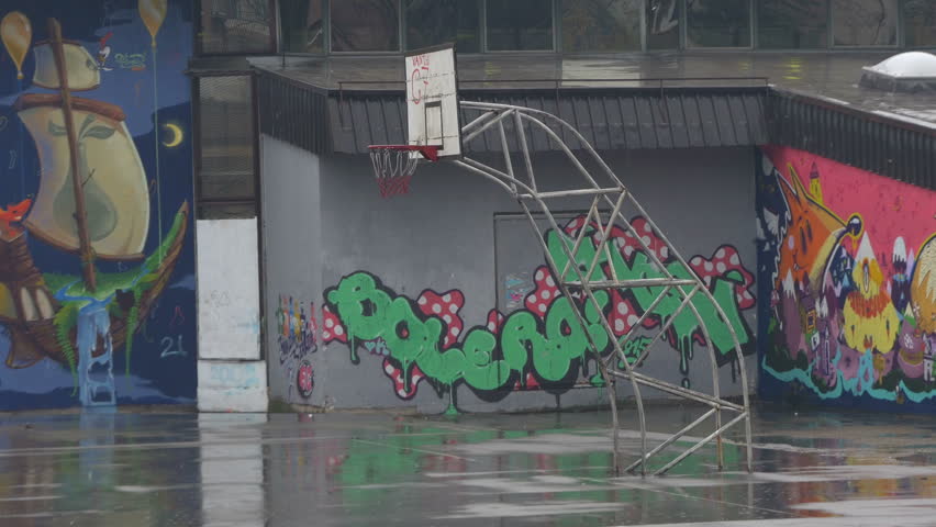 Detail Basketball Courts Designed With Graffiti Nomer 49