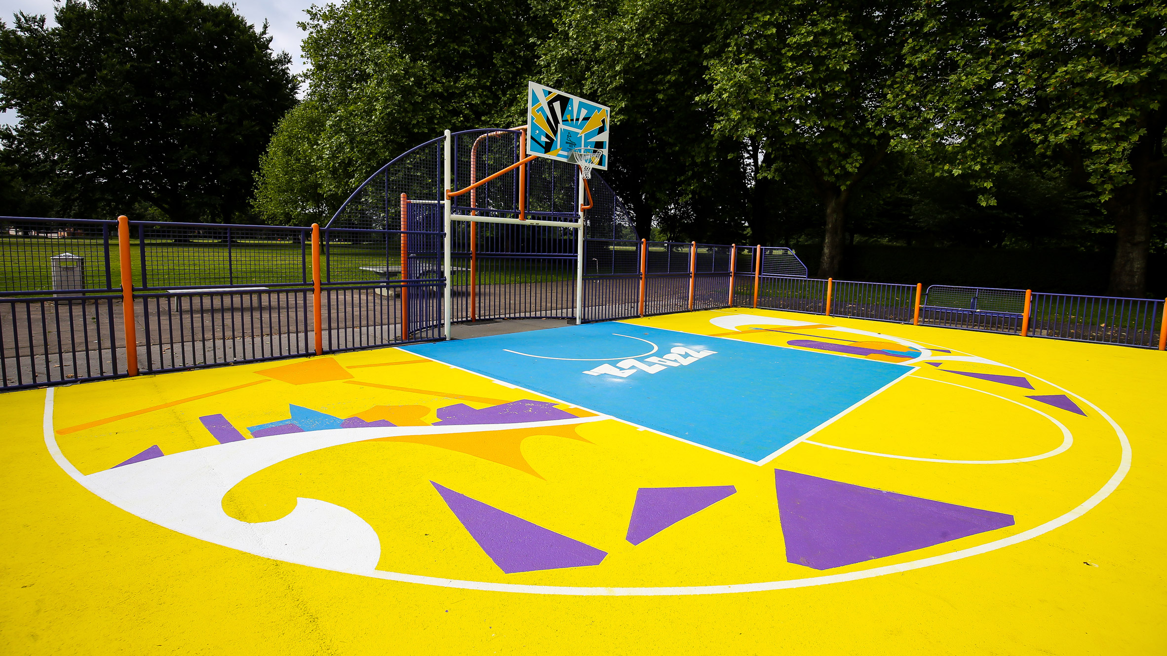 Detail Basketball Courts Designed With Graffiti Nomer 9