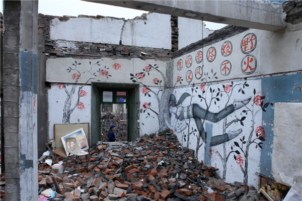 Detail Beijing News Great Wall Of China Ruined Graffiti Nomer 27