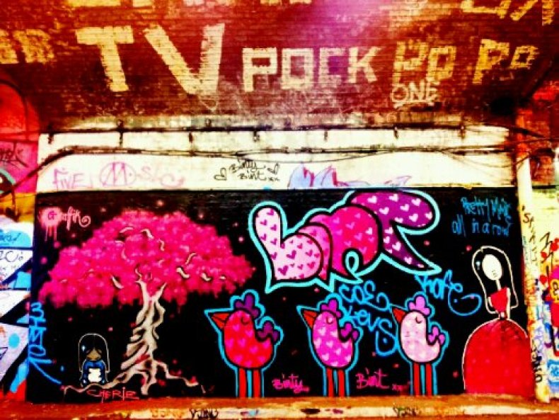 Detail Bint Graffiti Nomer 38