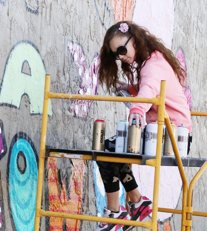 Bint Graffiti Face - KibrisPDR