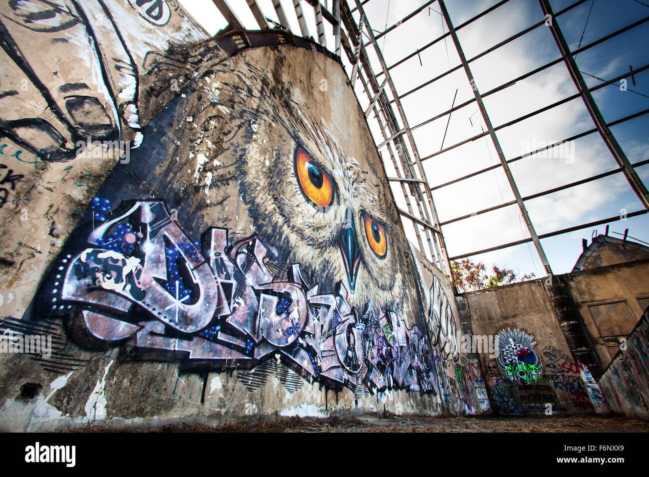 Detail Bint Graffiti Face Nomer 30