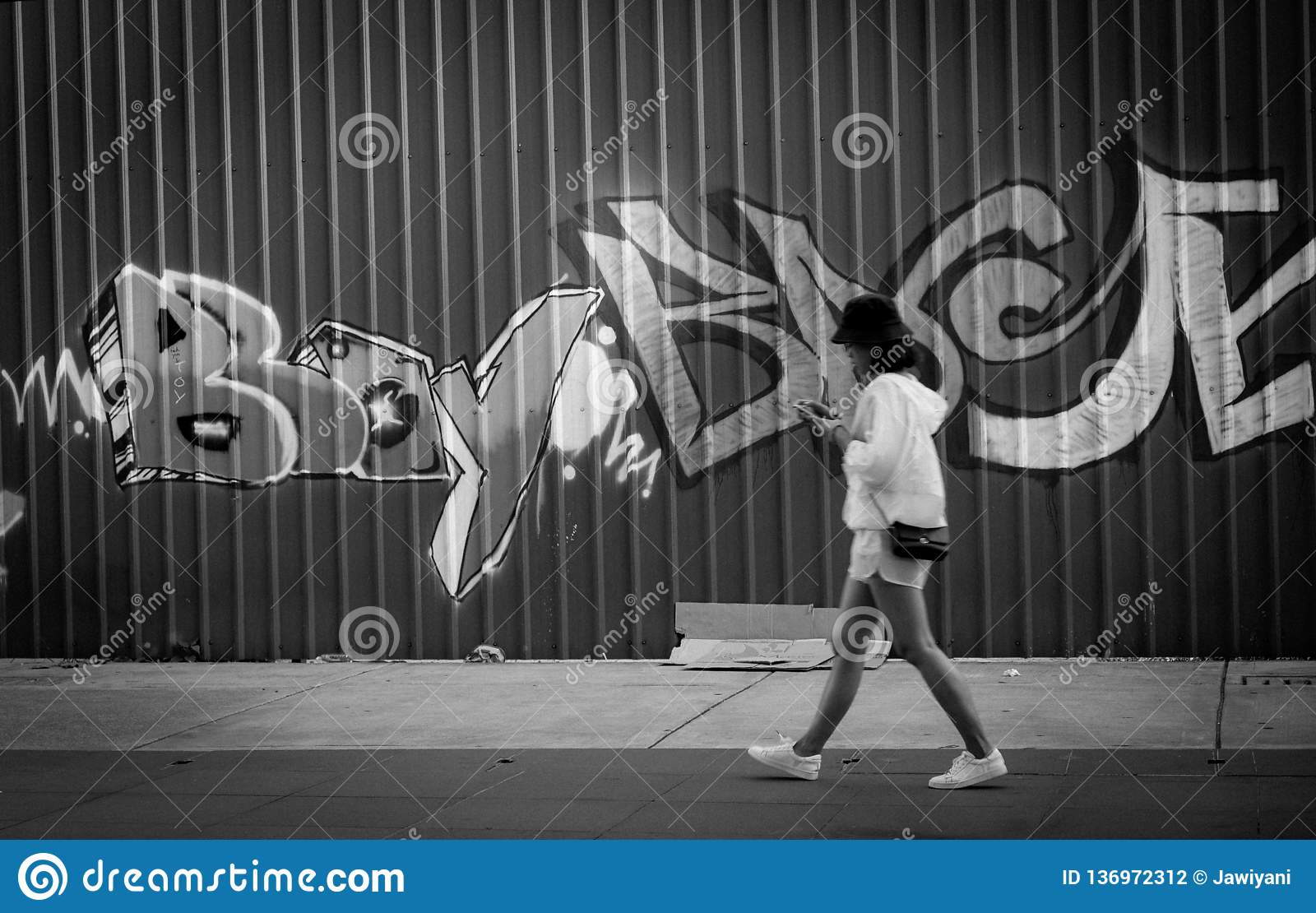 Detail Bint Graffiti Face Nomer 47