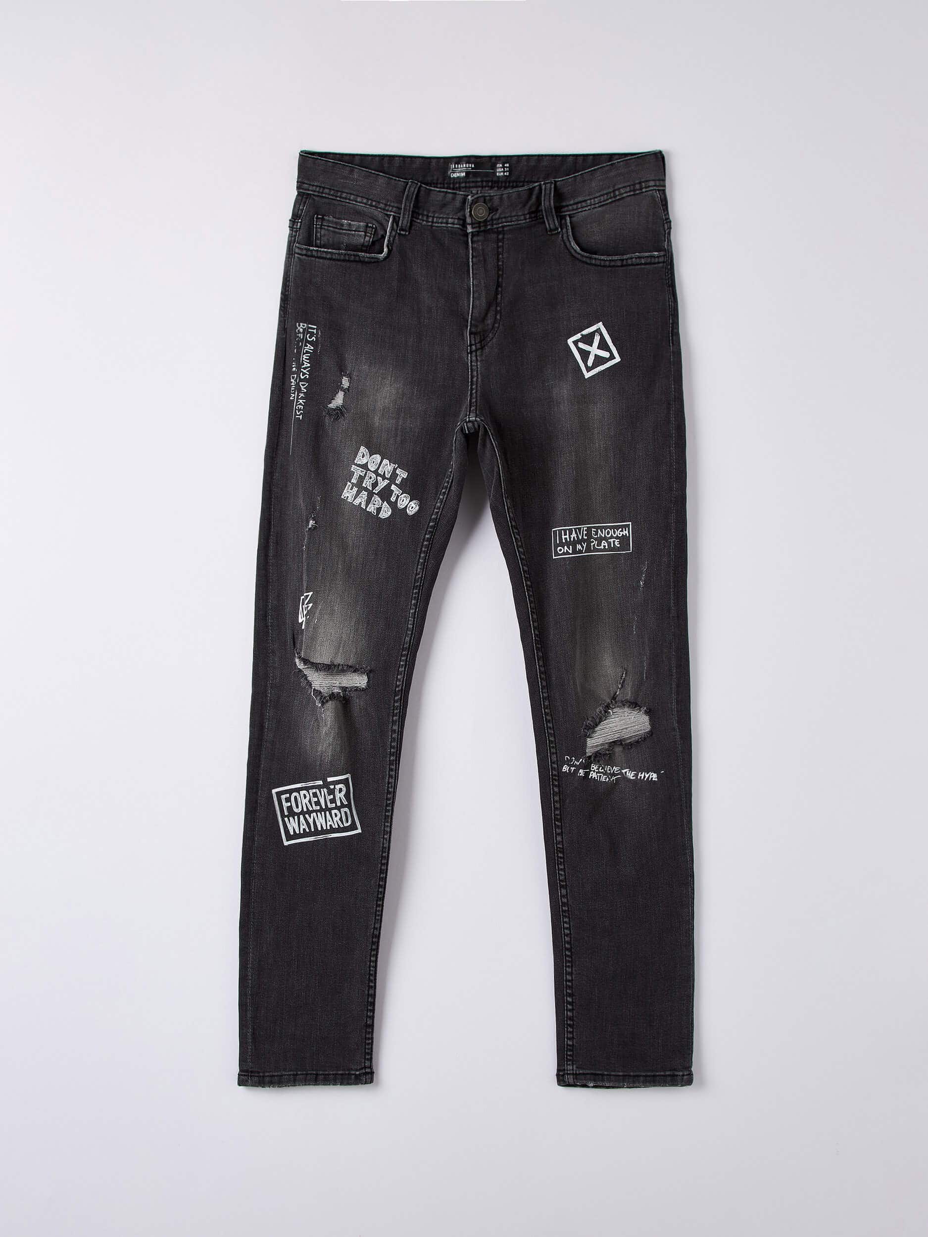 Detail Black Graffiti Jeans Nomer 39
