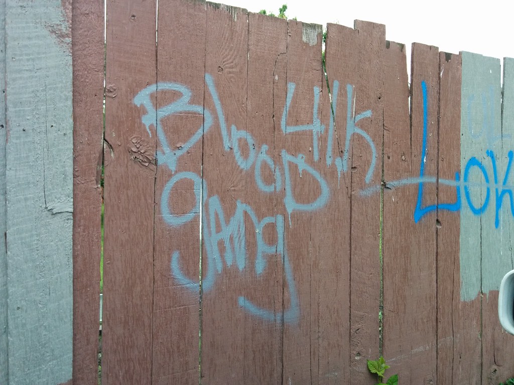 Detail Blood Gang Graffiti Nomer 38