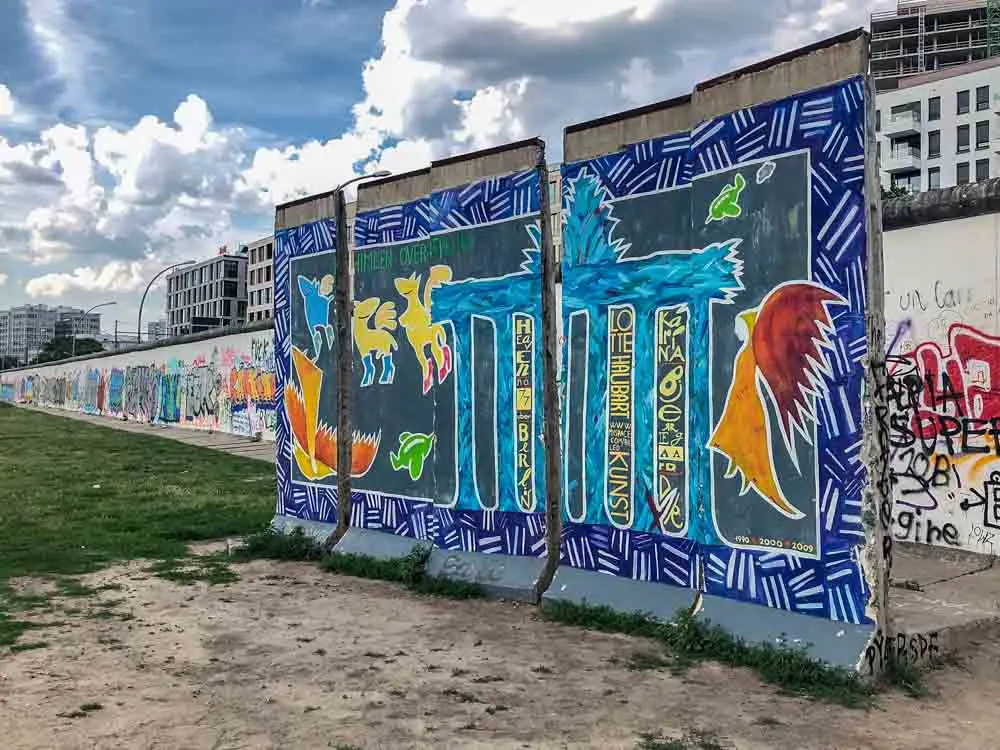 Detail Blue Graffiti Berlin Nomer 36