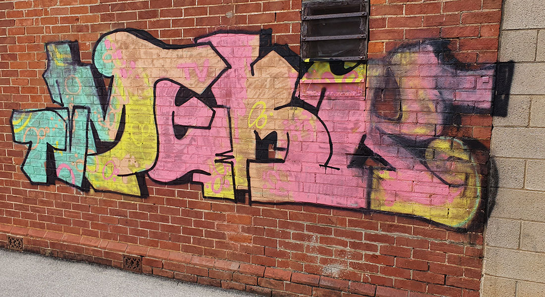 Detail Brick Graffiti Nomer 18